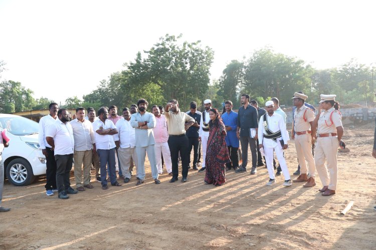 అభివృద్ధి పనులపై ఎమ్మెల్యే రాజ్ ఠాకూర్, కలెక్టర్ సమీక్ష: వేగవంతం చేయాలని ఆదేశం