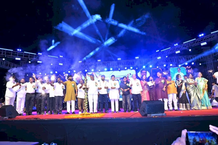 రామగుండం జనసంద్రం: ఎమ్మెల్యే రాజ్ ఠాకూర్ ఆధ్వర్యంలో అంగరంగ వైభవంగా దసరా-దీపావళి సంబరాలు