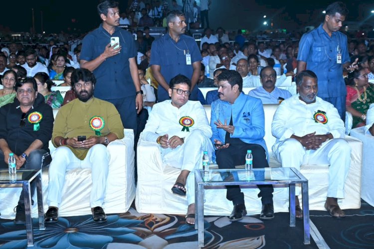 రామగుండం జనసంద్రం: ఎమ్మెల్యే రాజ్ ఠాకూర్ ఆధ్వర్యంలో అంగరంగ వైభవంగా దసరా-దీపావళి సంబరాలు