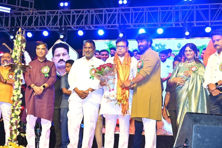 రామగుండం జనసంద్రం: ఎమ్మెల్యే రాజ్ ఠాకూర్ ఆధ్వర్యంలో అంగరంగ వైభవంగా దసరా-దీపావళి సంబరాలు